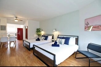 Building Photo - 7721 Harding Ave