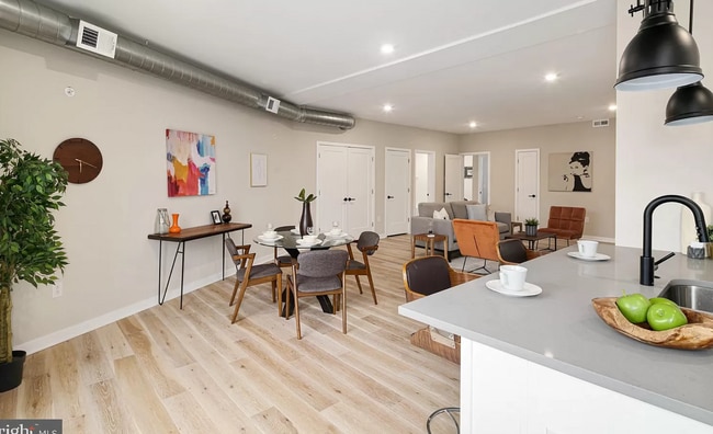 Building Photo - 3712 Midvale Ave