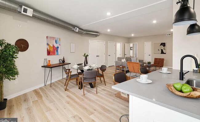 Photo - 3712 Midvale Ave Apartment