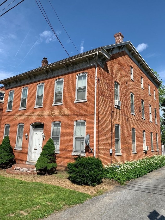Primary Photo - 1 Bedroom Apartment in Millersville
