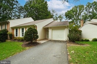 Building Photo - 10048 Wood Sorrels Ln