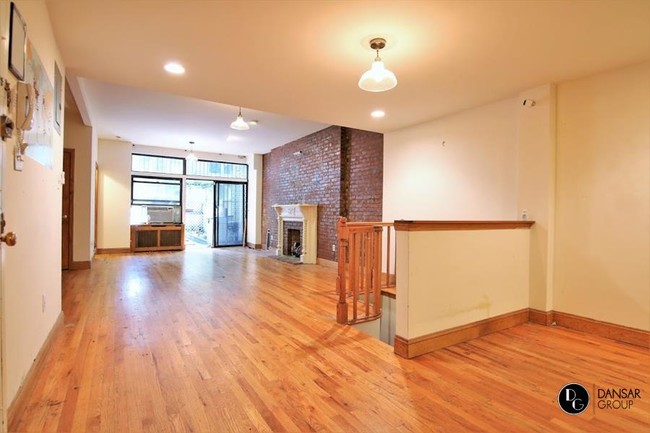 Building Photo - 8 West 76th Street