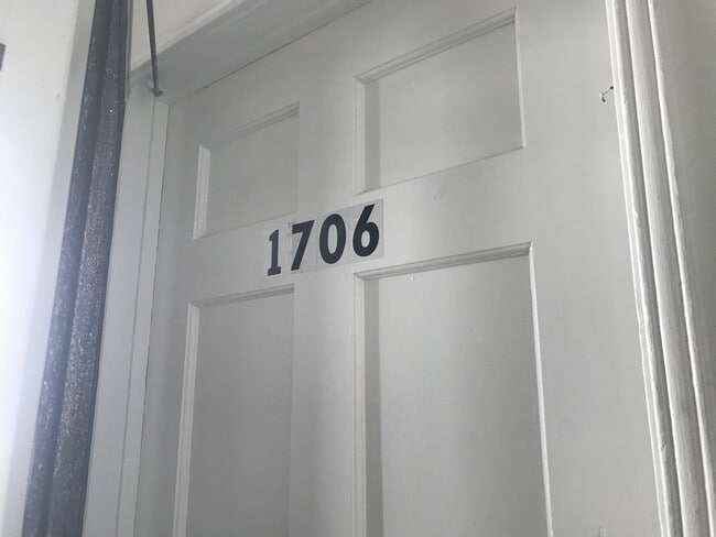 Building Photo - 1706 Scott Rd