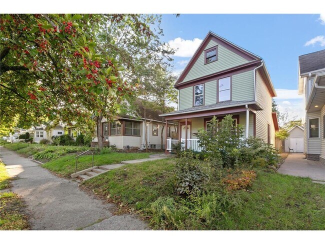 Foto del edificio - 906 Charles Ave