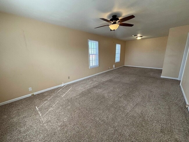 Building Photo - 2330 W Randolph Ave