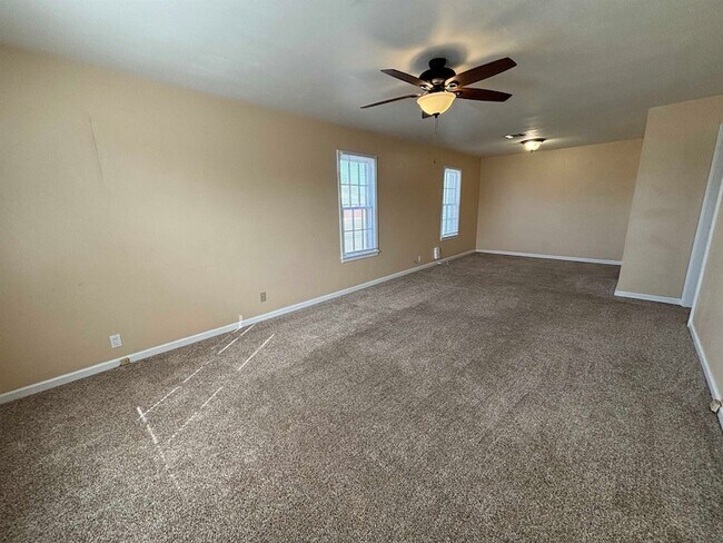 Foto del edificio - 2330 W Randolph Ave