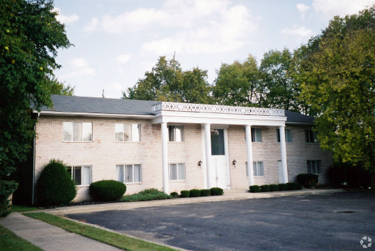 Primary Photo - Hillview Court Seniors Apartments