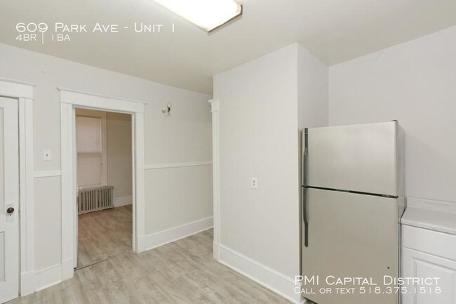 Building Photo - 4 bedroom in Albany NY 12208