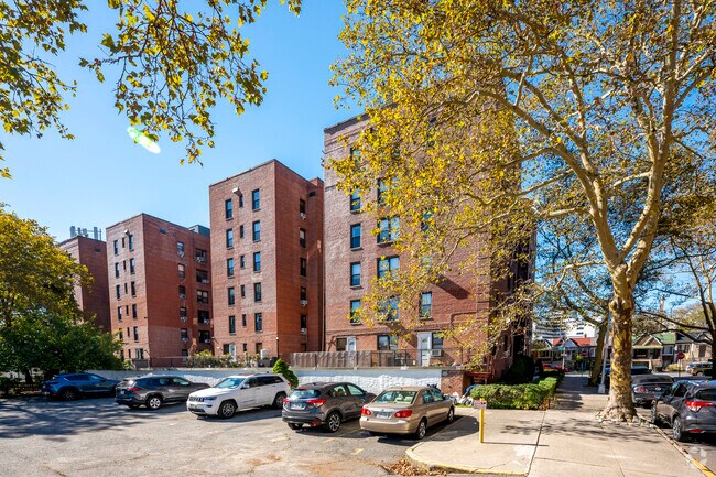 Building Photo - 2675 E 7th St
