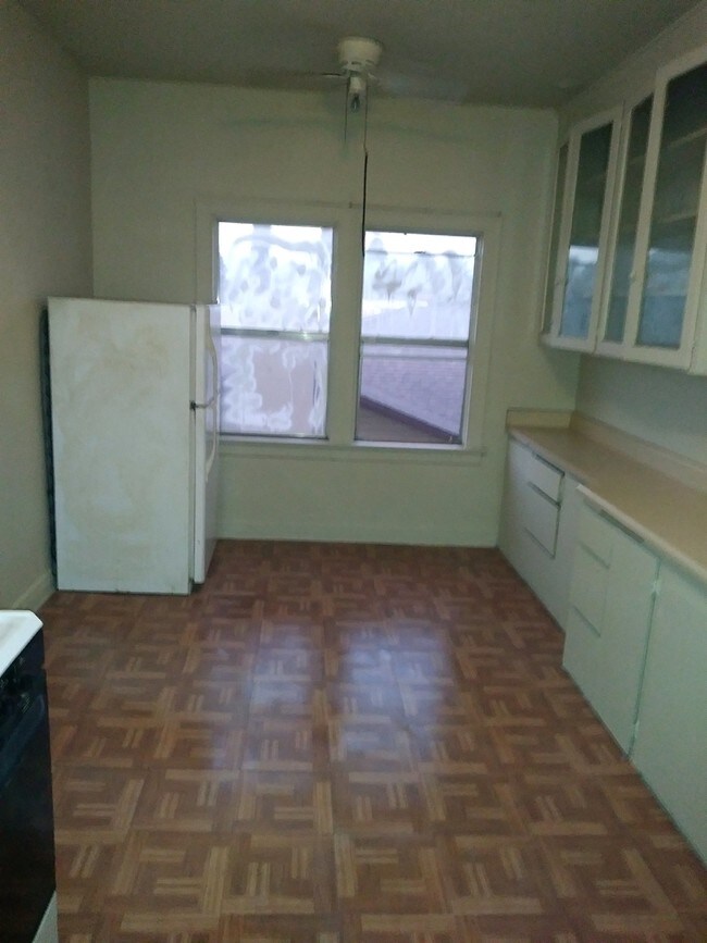 Photo - 706 N Soto St