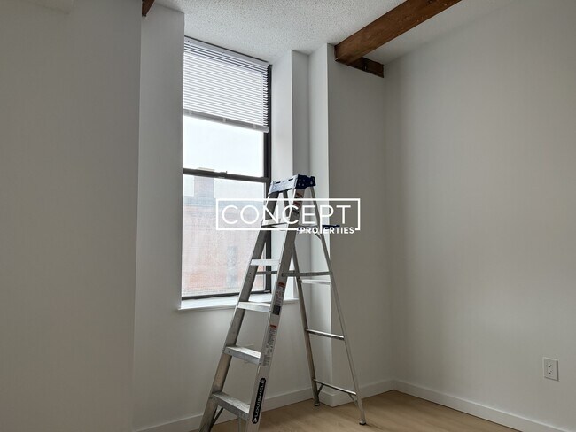 Building Photo - 1200 Adams St