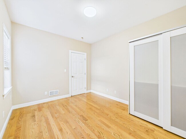 Building Photo - 259-260 Brighton Ave, San Francisco, CA 94112