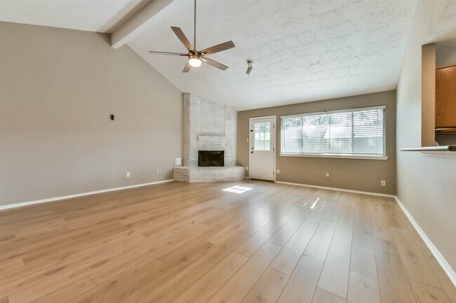Building Photo - 745 Otter Creek Dr