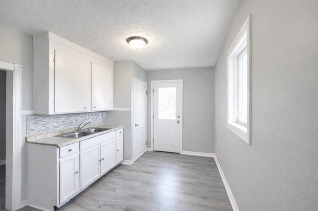Foto del edificio - 4BR SW Canton Home