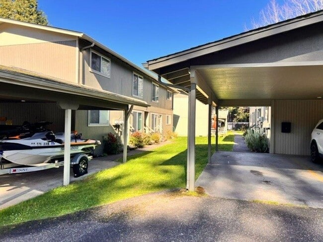 Exterior - 435 Ranch Rd