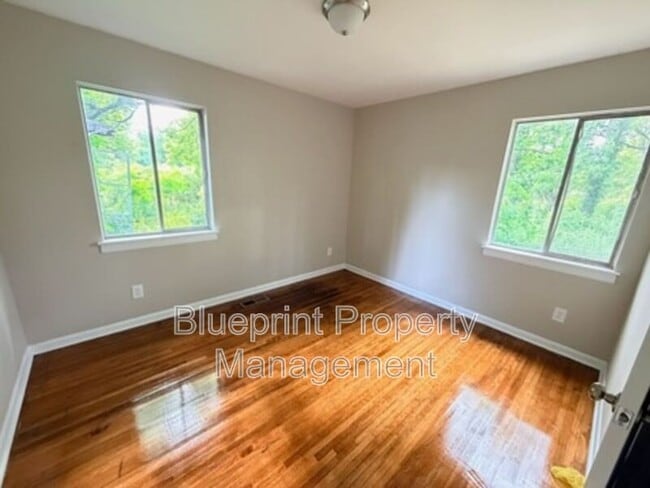 Foto del edificio - 3736 Oak Ave SW