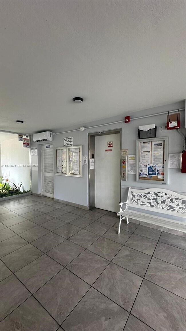 Foto del edificio - 1333 E Hallandale Beach Blvd