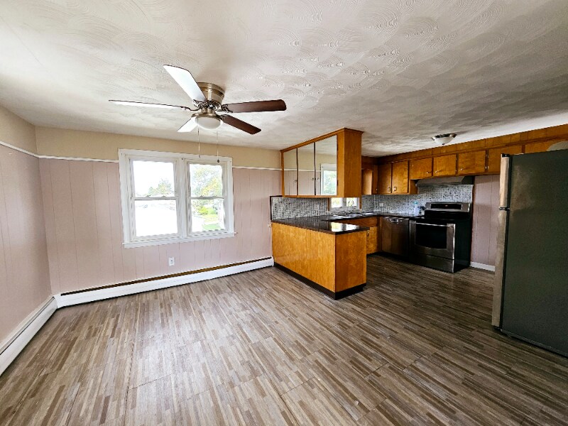 189 Bracken St, Cranston, RI 02920 Room for Rent in Cranston, RI