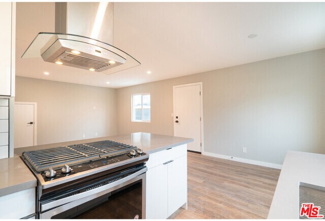 Foto del edificio - 5847 Willoughby Ave