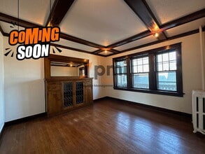 Building Photo - 710 Perry St