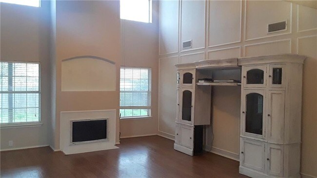 Building Photo - 746 Texas Oak Trail