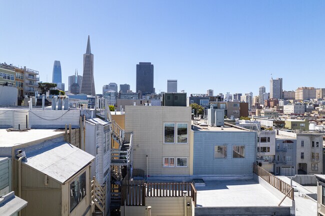 Alt. Afuera - 412 Green St