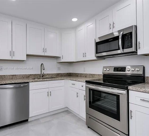 Foto del edificio - 2500 Parkview Dr