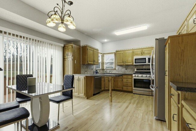 Building Photo - 11501 Riley St