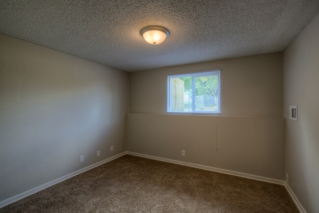 3 Bedroom Duplex With First Month Free House For Rent In Omaha Ne Apartments Com