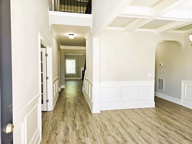 Foto del edificio - 5 Bedroom / 4 Bath Single Family Home