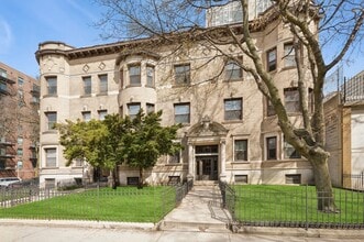 Building Photo - 668 W Sheridan Rd