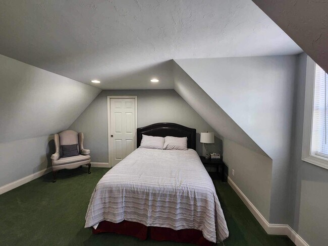 Foto del edificio - 343 Hillview Drive