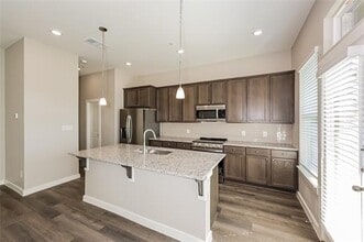 Building Photo - 3040 Songbird Ln