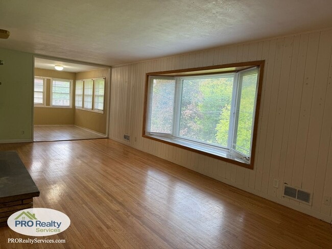 Building Photo - 4 Bedroom Home in Richfield
