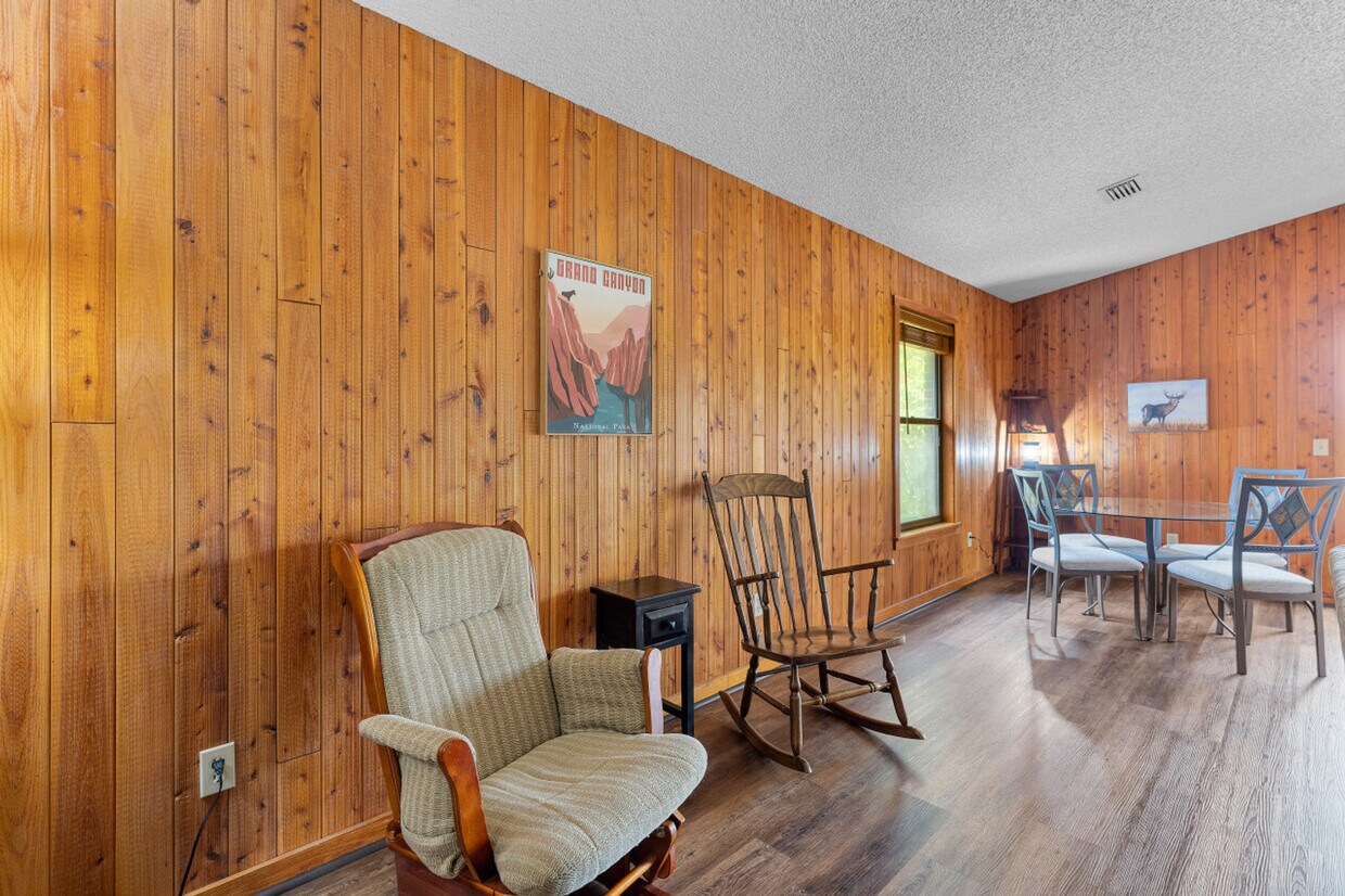 Primary Photo - 1803 Riveredge Dr
