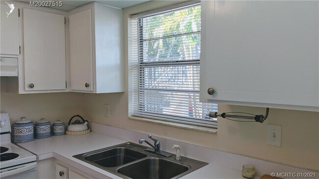 Foto del edificio - 2950 SE Ocean Blvd