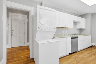 Building Photo - 1427 9th Ave