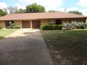 Building Photo - 1808 Bristol Cove