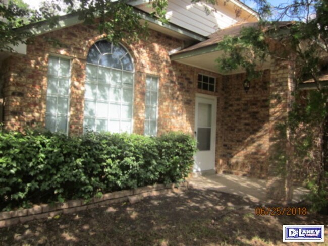 Foto del edificio - 2801 Hillview Ln