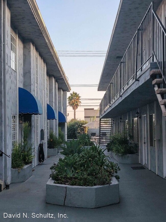 Foto del edificio - 616 W Wilson Ave