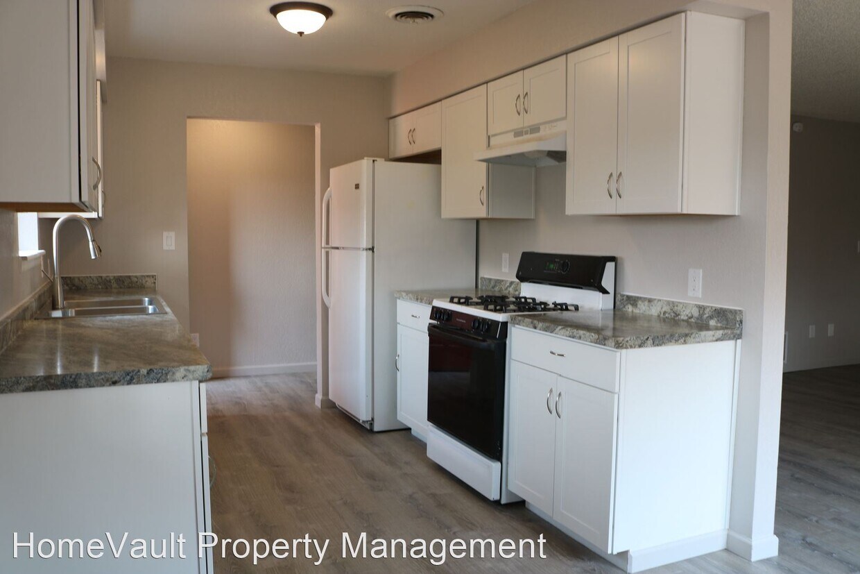 Foto principal - 3 br, 2 bath House - 1620 E. 21st St.