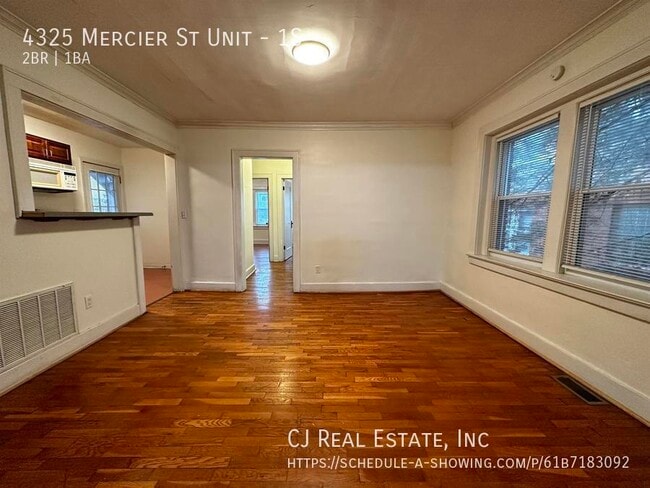 Building Photo - 4325 Mercier St