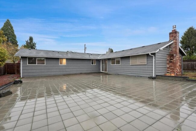 Photo - 3 bedroom in Renton WA 98058 House