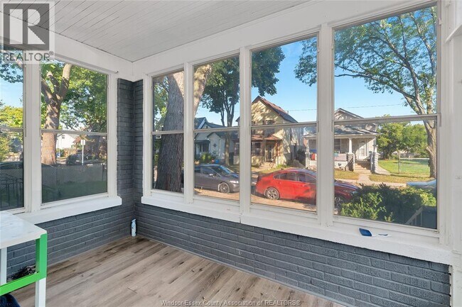 Photo du bâtiment - 437 Karl Pl