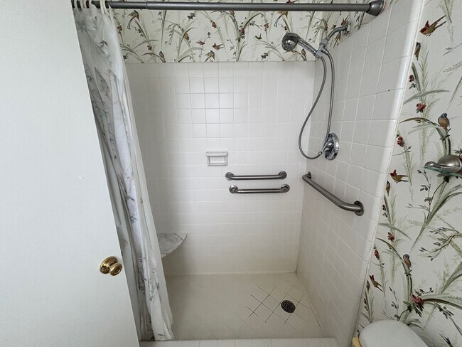 Foto del edificio - 2 bedroom 2 bath Condo at Carriage Hill