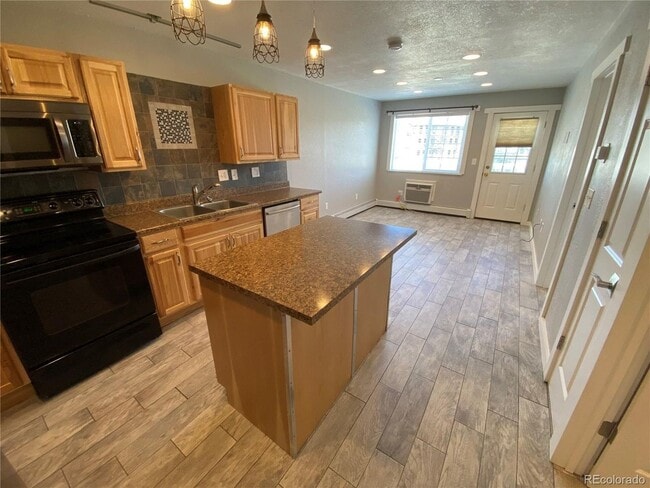 Building Photo - 1064 Chambers Ct