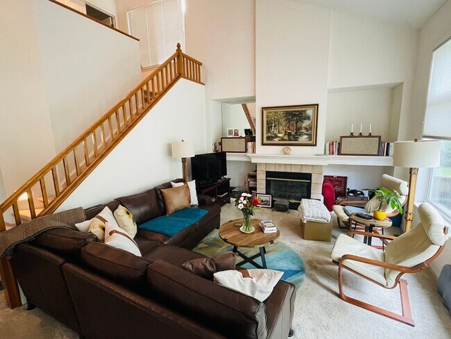 Foto del edificio - Charming home located in Coal Creek Ranch-$1000 Off First Month's Rent!
