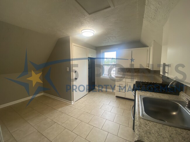 Foto del edificio - 16601 Hilliard Rd