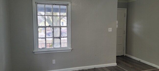 Building Photo - 3628 Almeda Dr