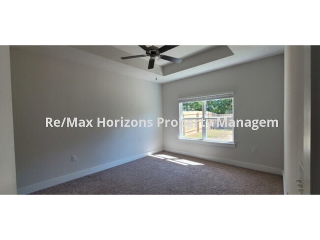 Foto del edificio - Great Arbor Place Home!